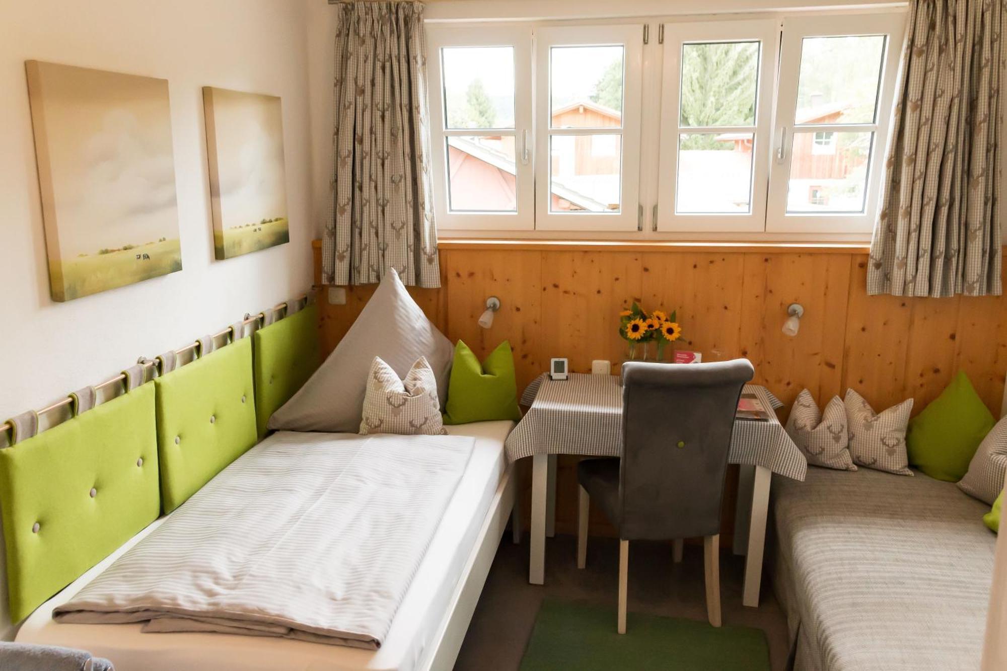 Gaestehaus Sattlerhof Bernau am Chiemsee Bagian luar foto